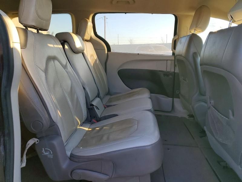 2019 Chrysler Pacifica Touring l