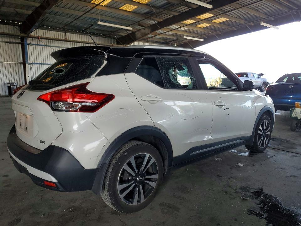 2019 Nissan Kicks sr