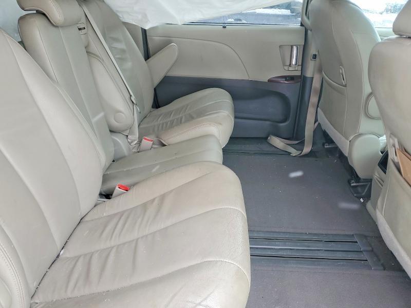 2013 Toyota Sienna xle