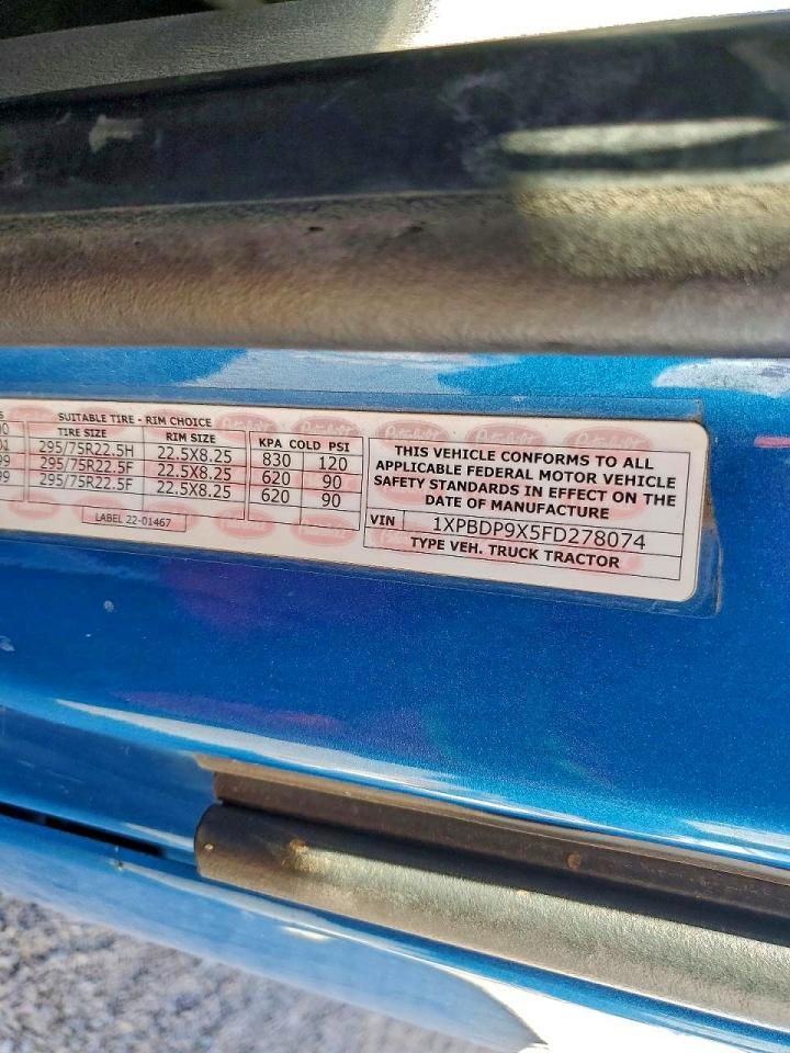 2015 Peterbilt 579 Semi Truck