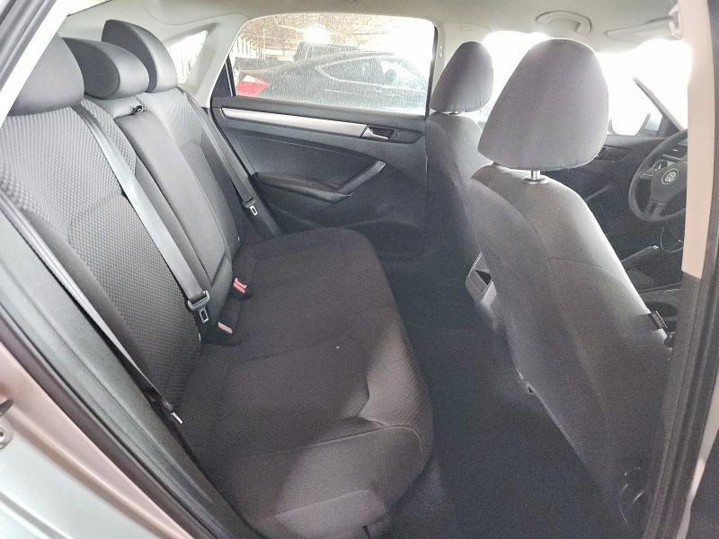 2012 Volkswagen Passat s