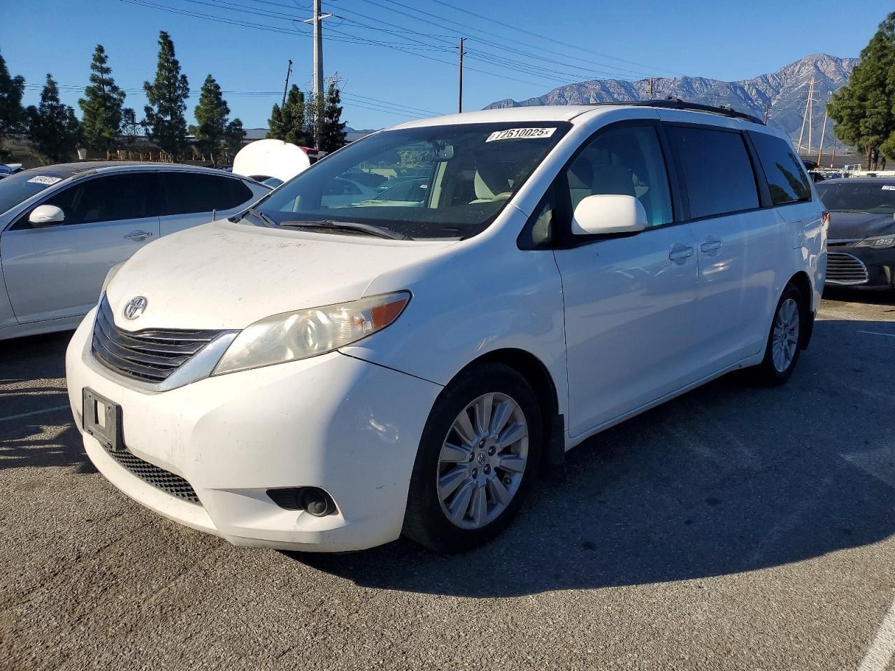 2011 Toyota Sienna le