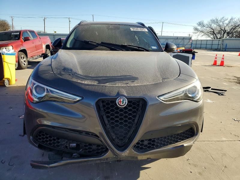 2019 Alfa Romeo Stelvio ti