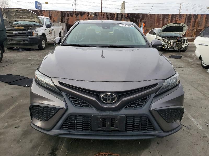 2022 Toyota Camry se