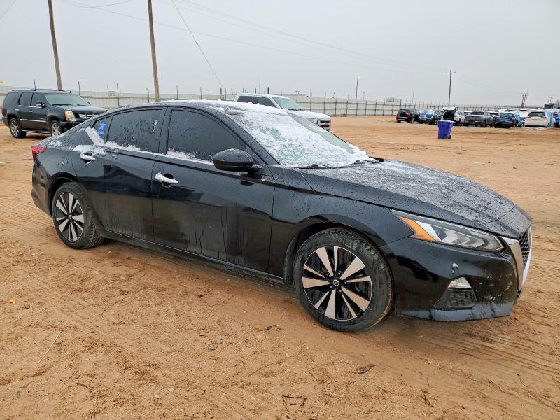 2021 Nissan Altima sv
