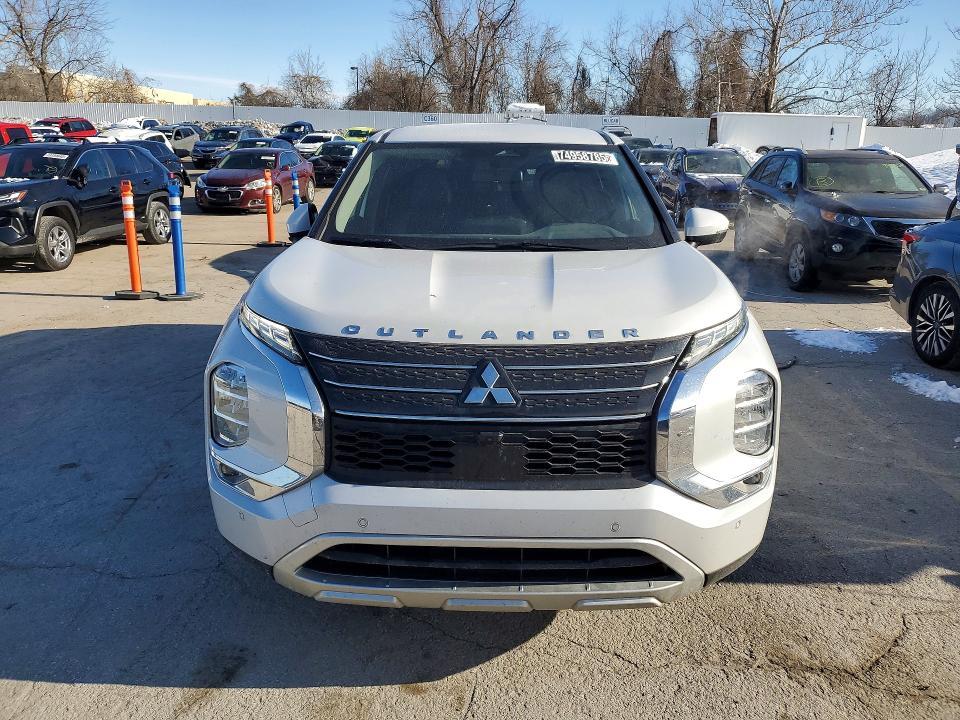 2023 Mitsubishi Outlander se