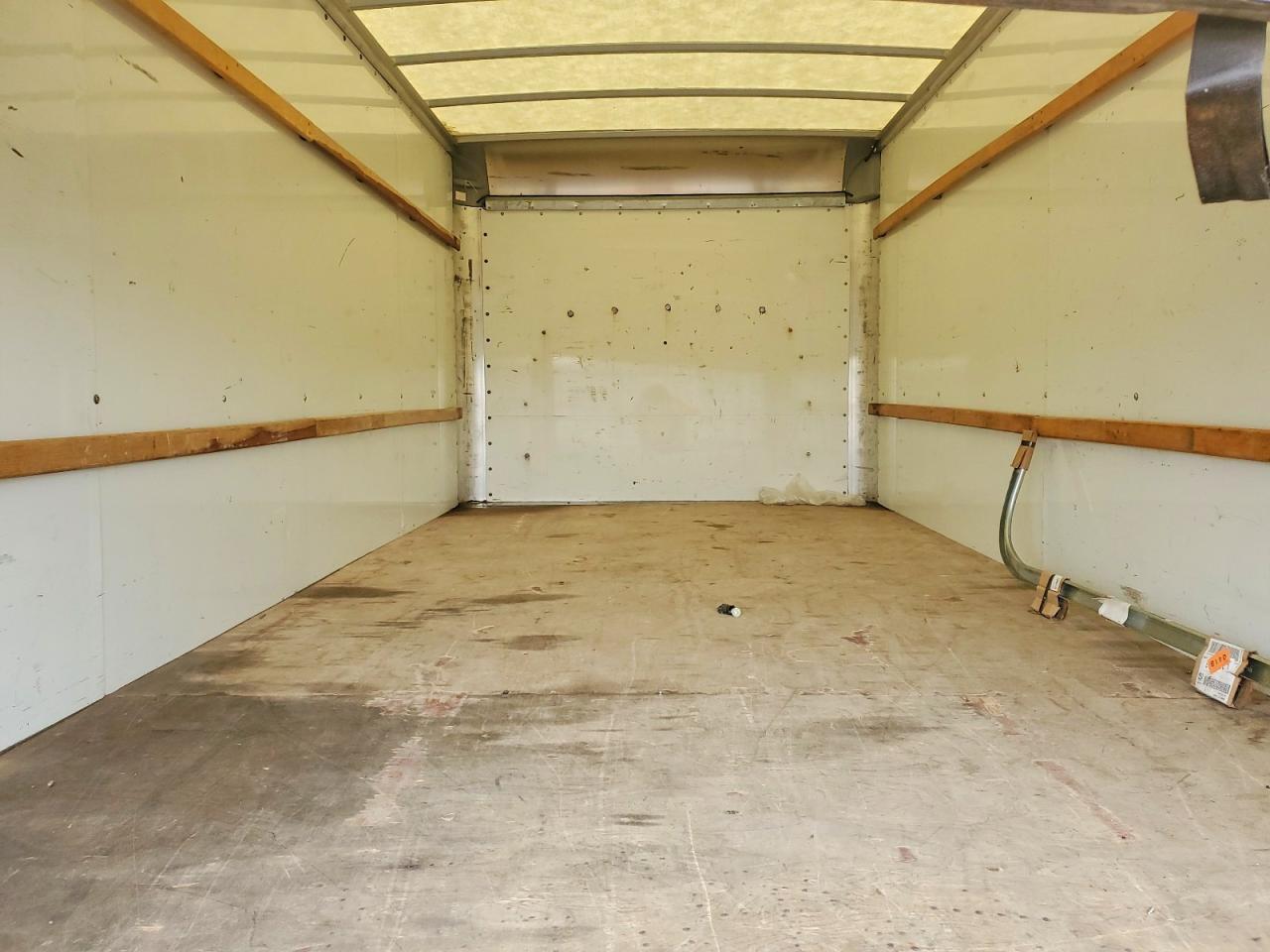 2022 GMC Savana CUT-BOX Truck