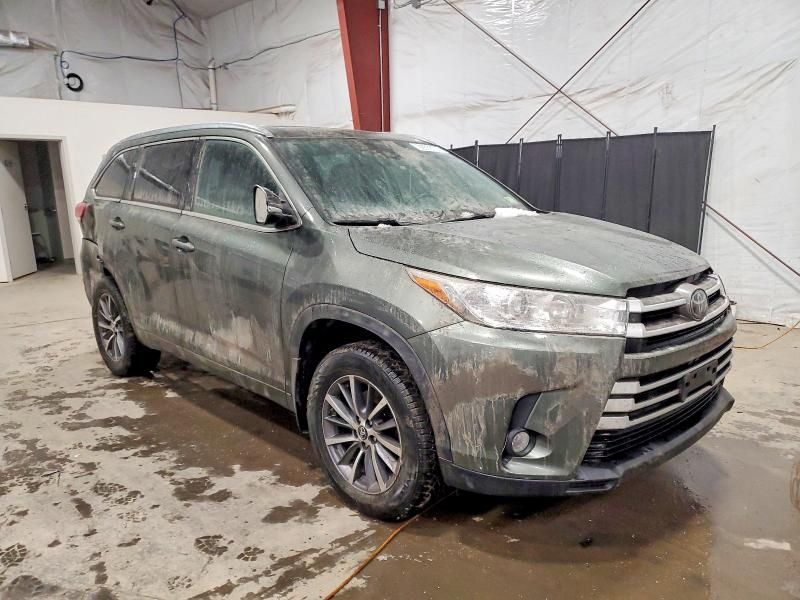 2018 Toyota Highlander se