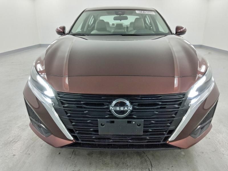 2023 Nissan Altima sv