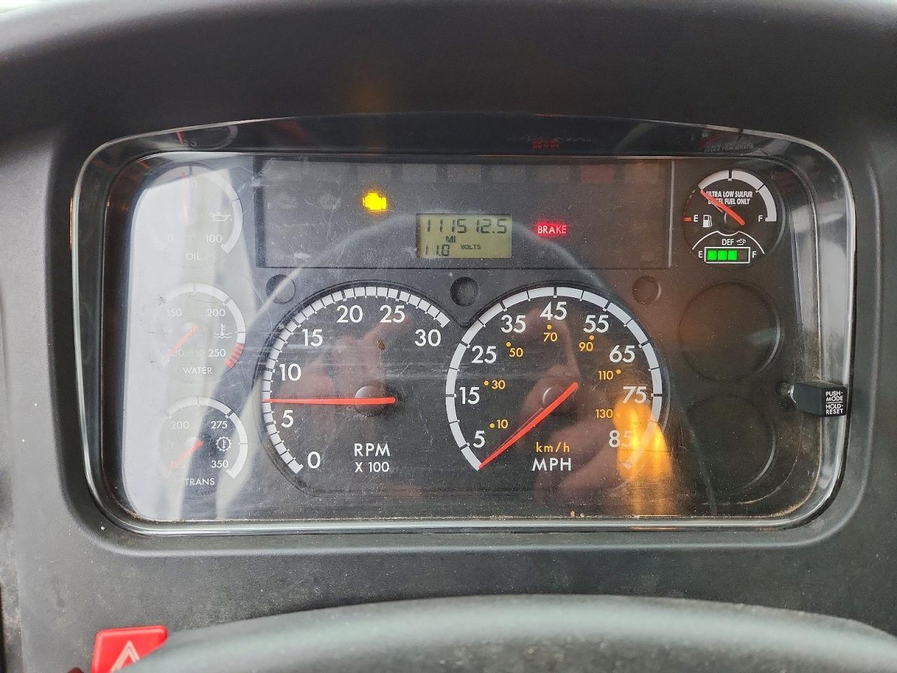 2015 Freightliner Business Class M2 BOX Truck