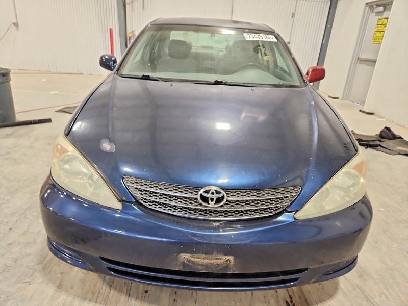 2004 Toyota Camry le