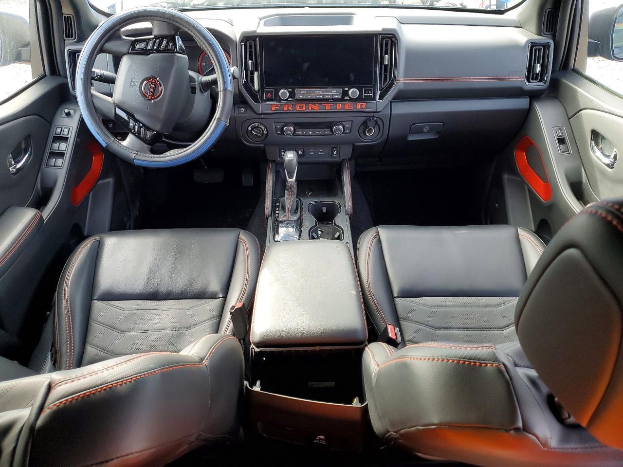 2025 Nissan Frontier s