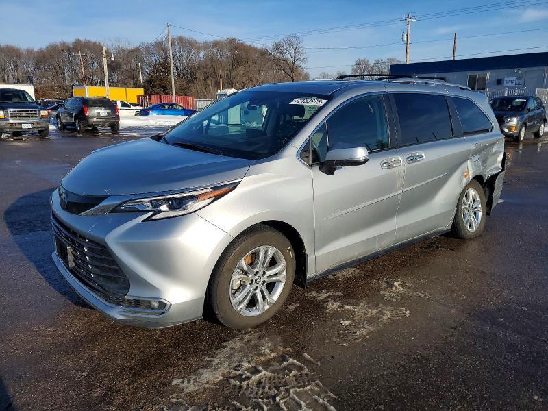 2023 Toyota Sienna Limited