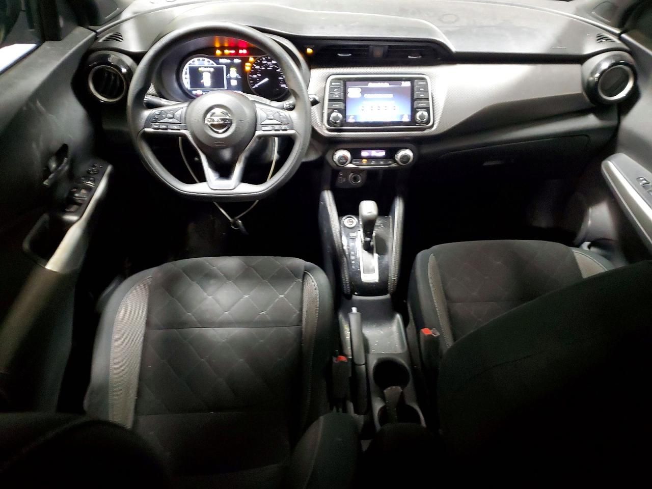 2020 Nissan Kicks sv