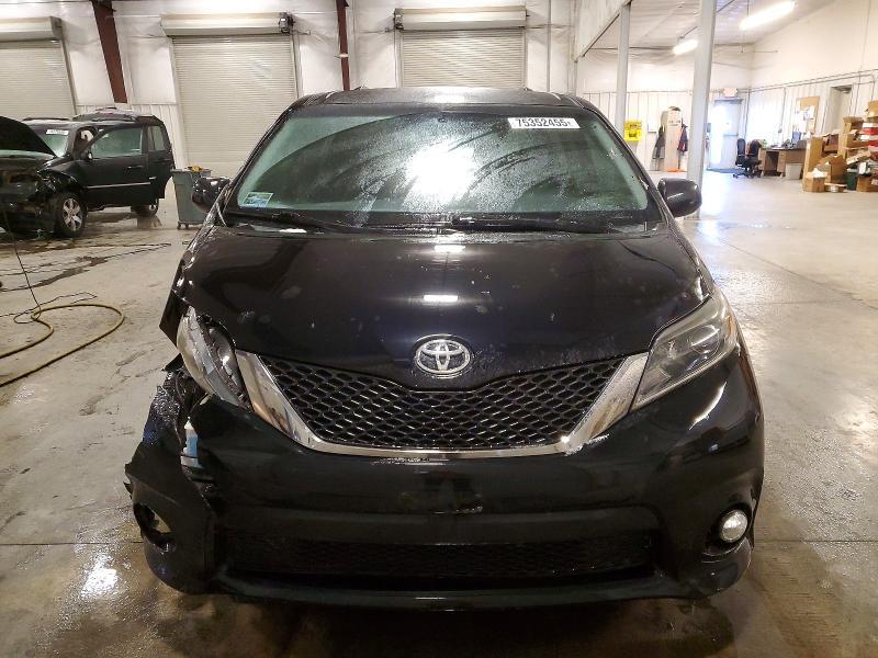 2015 Toyota Sienna Sport