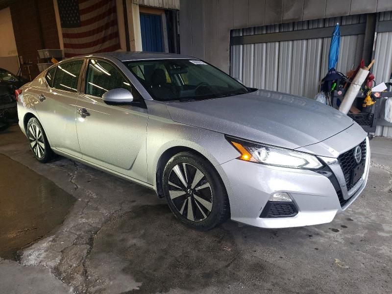 2021 Nissan Altima sv