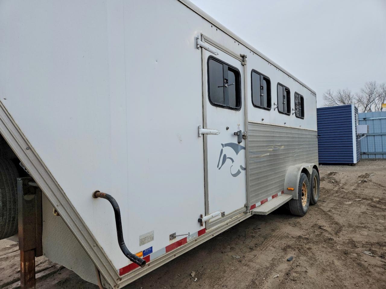2005 Merhow Horse Trailer