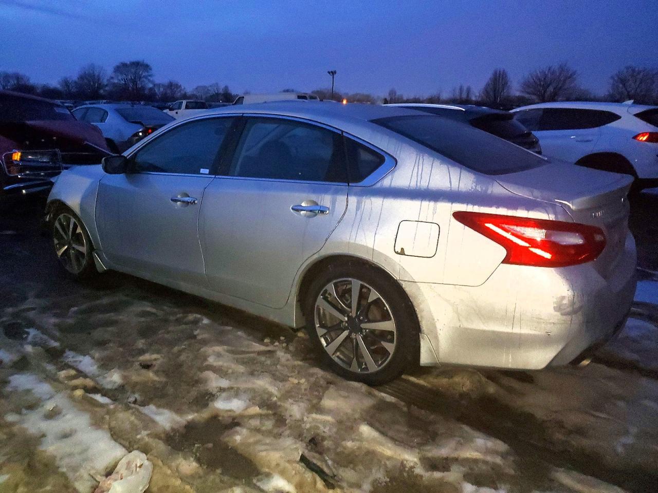 2016 Niss Altima
