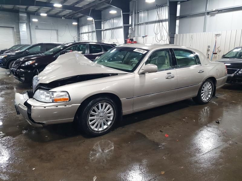 2003 Lincoln Town car Executive