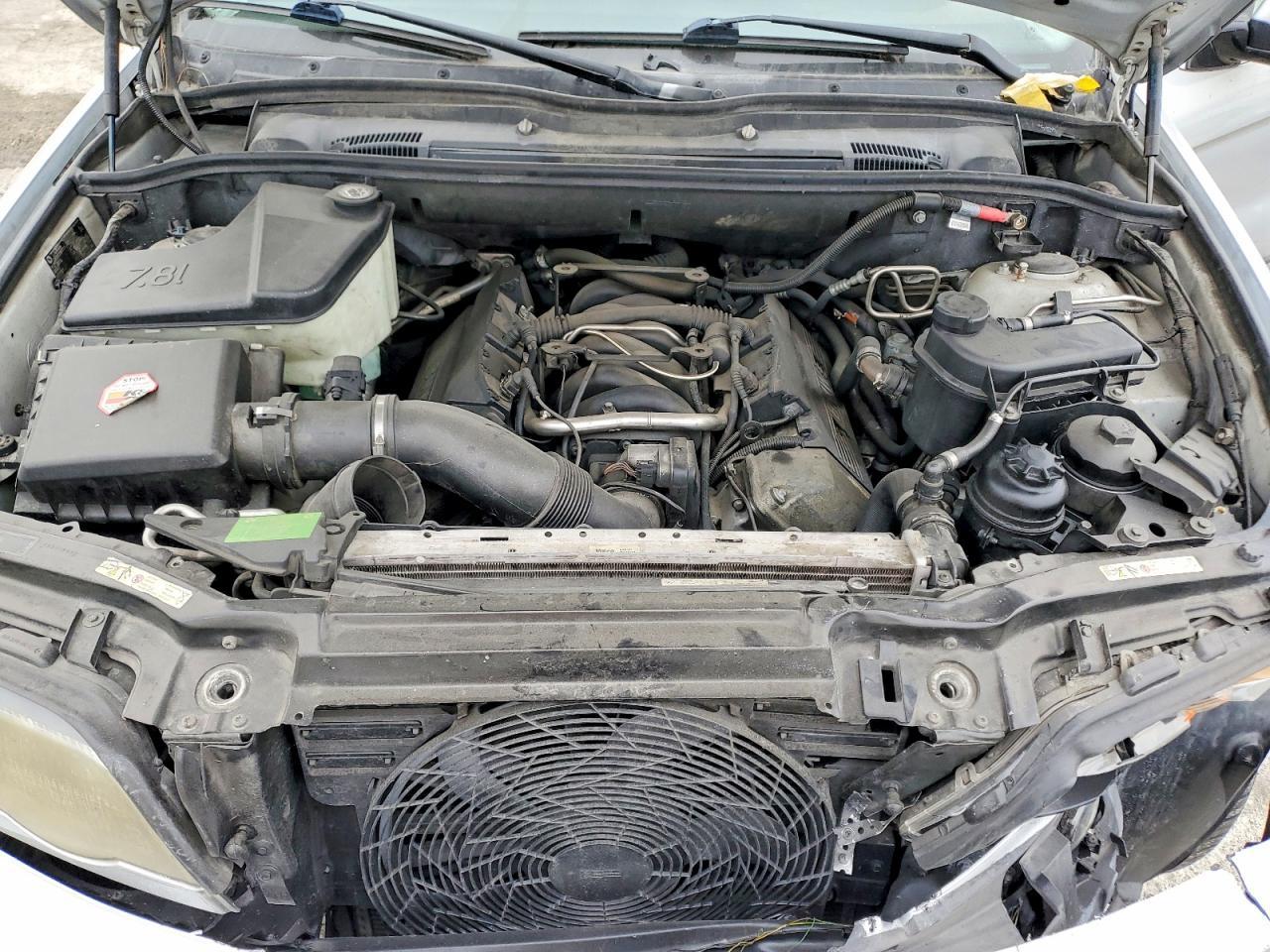2001 BMW X5 4.4i