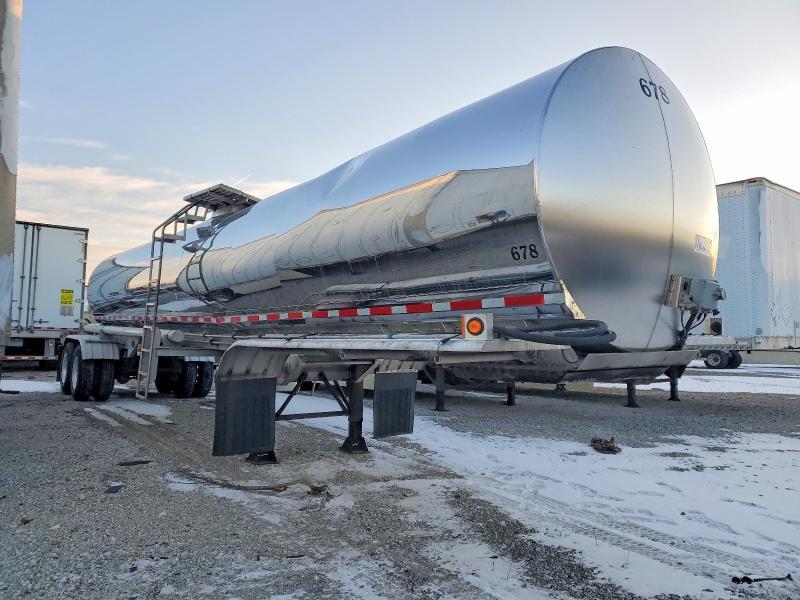 2003 Walker Tank Trailer
