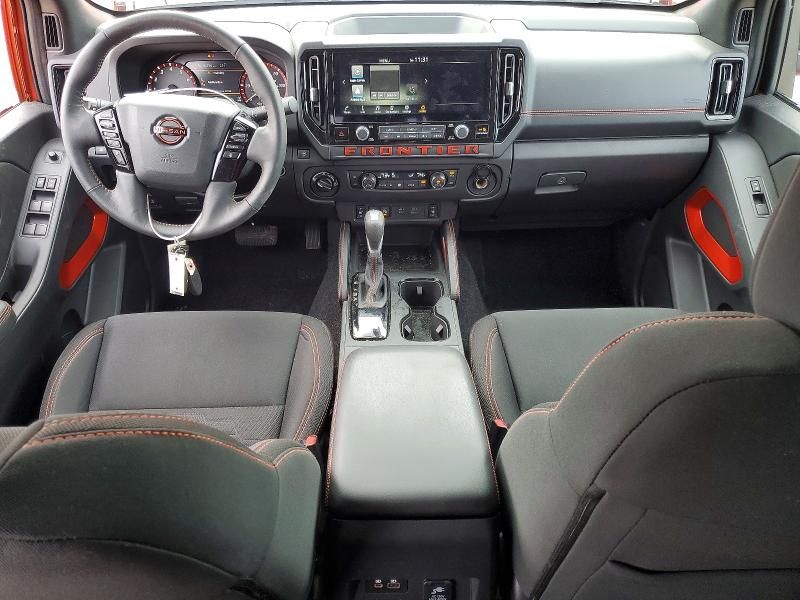 2025 Nissan Frontier s