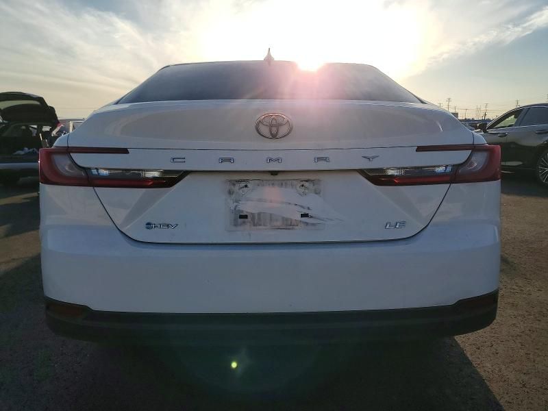 2025 Toyota Camry le