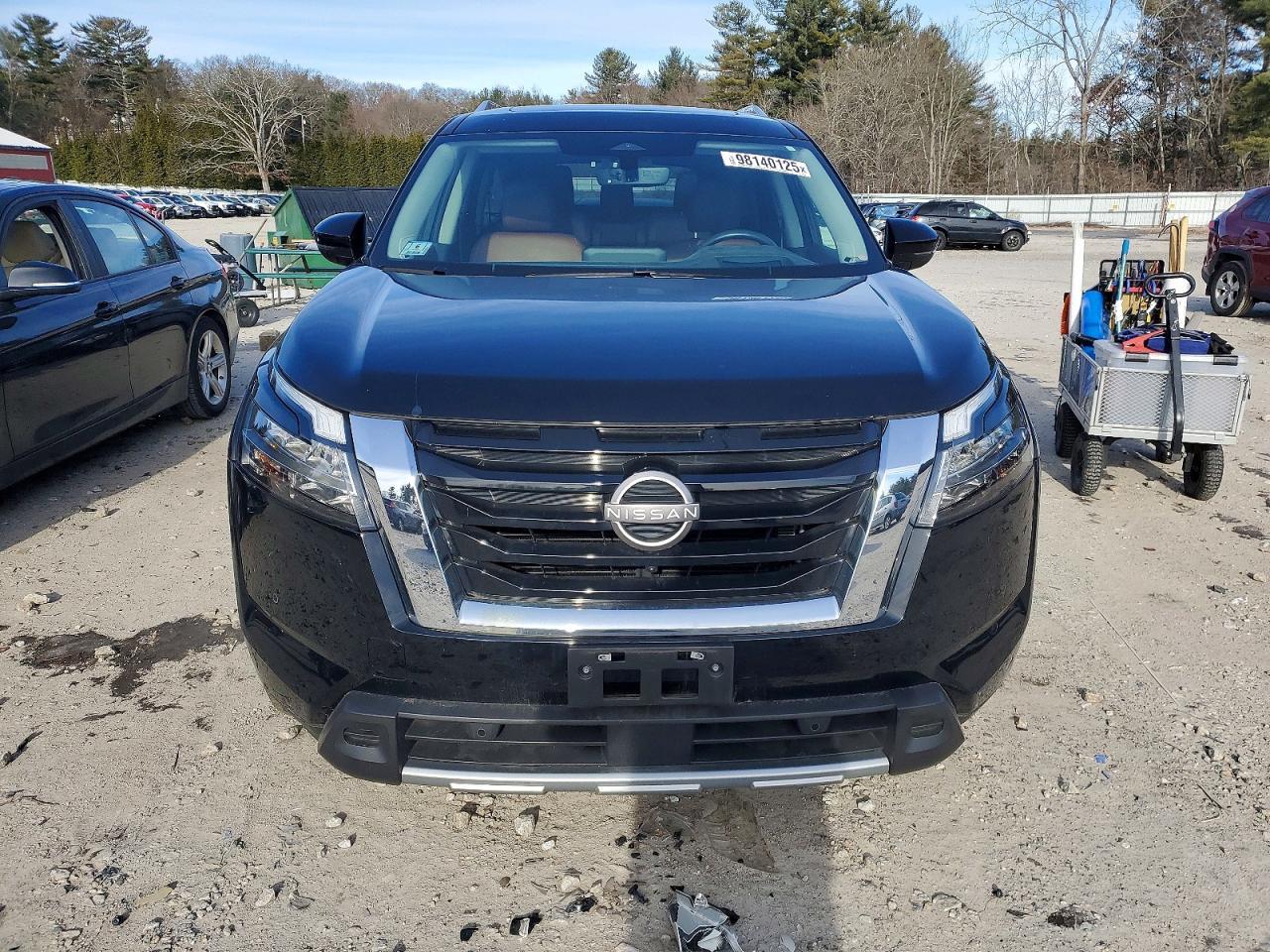 2023 Nissan Pathfinder Platinum