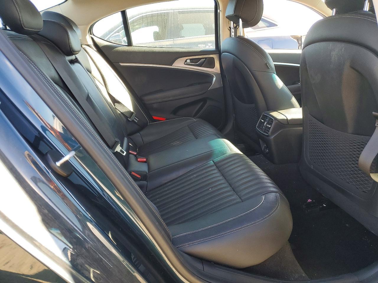 2022 Genesis G70 Base