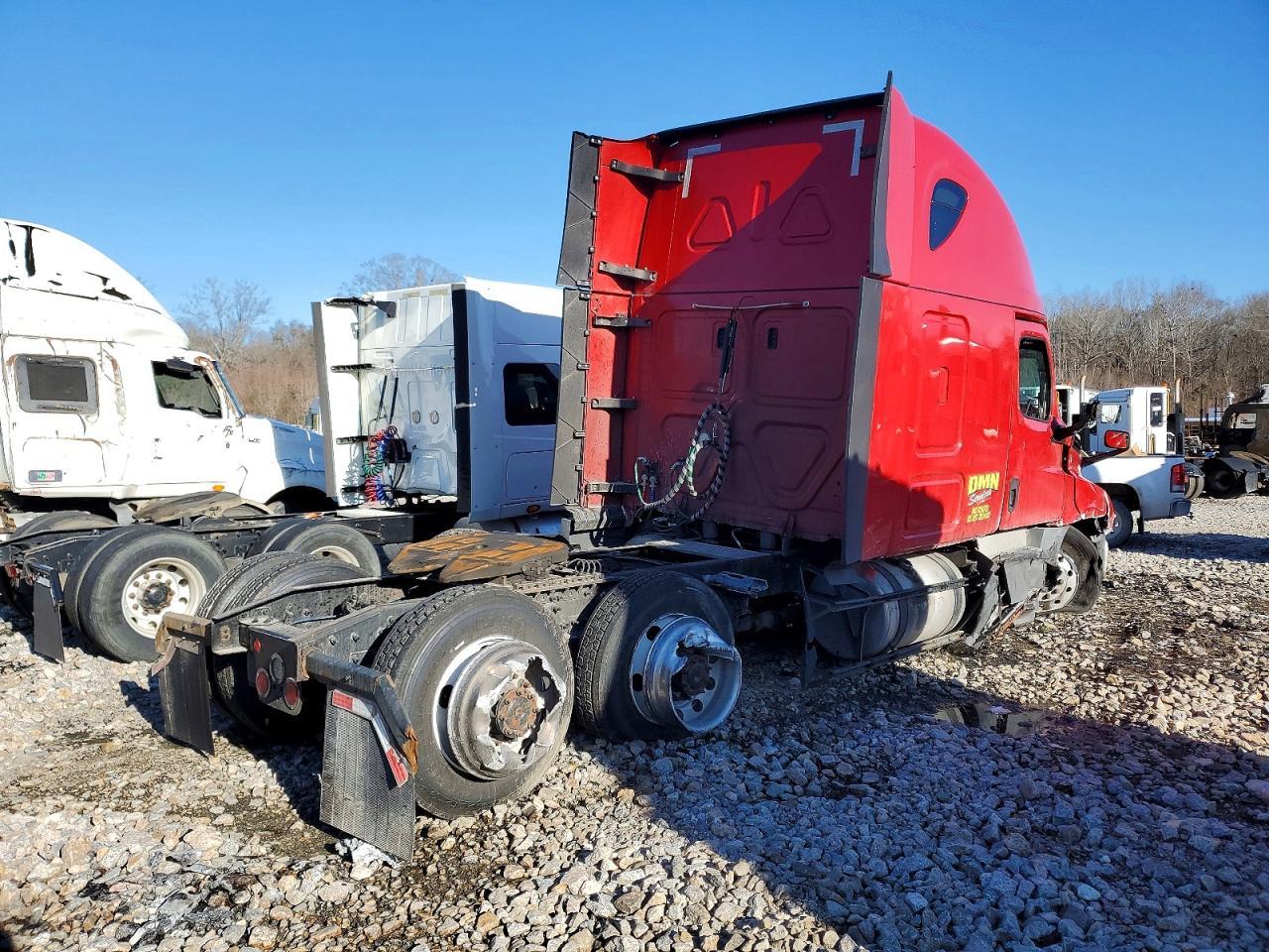 2020 Freightliner Cascadia 126