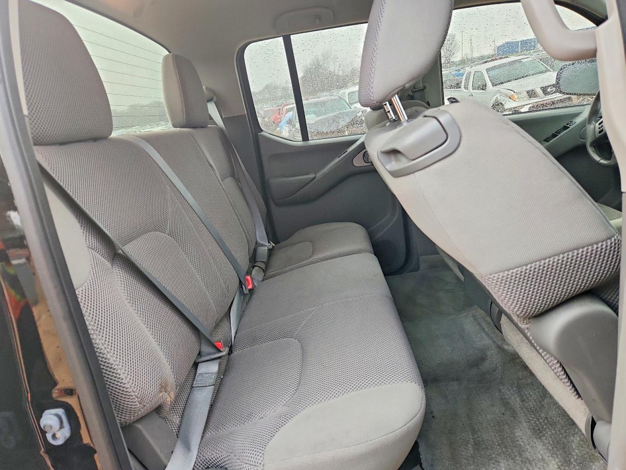 2012 Nissan Frontier s