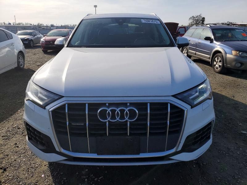 2020 Audi Q7 Premium Plus