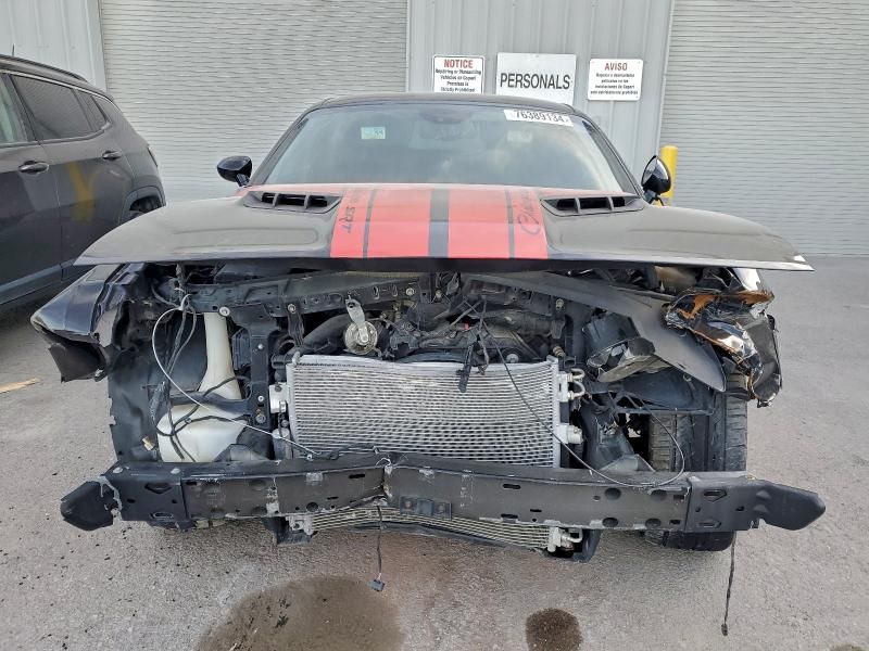2015 Dodge Challenger sxt Plus