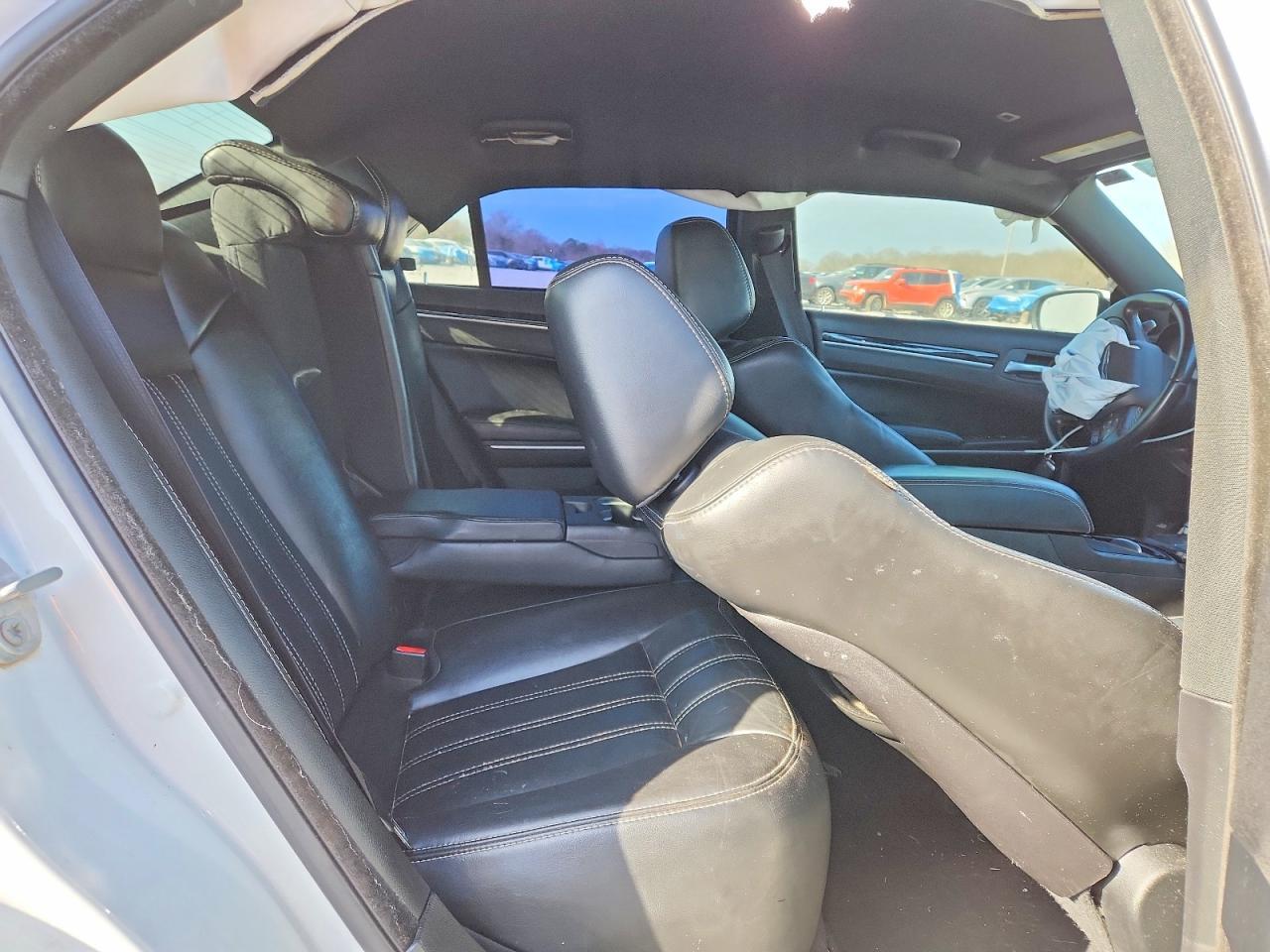 2019 Chrysler 300 s