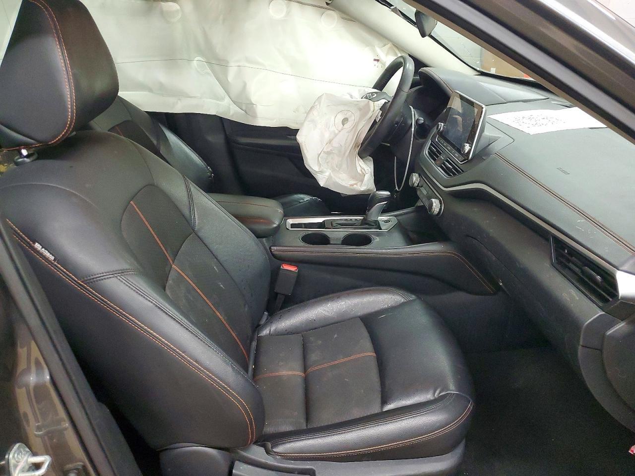 2021 Nissan Altima sr