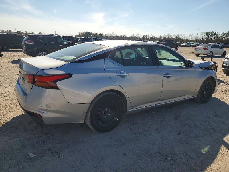 2021 Niss Altima 2.5 s