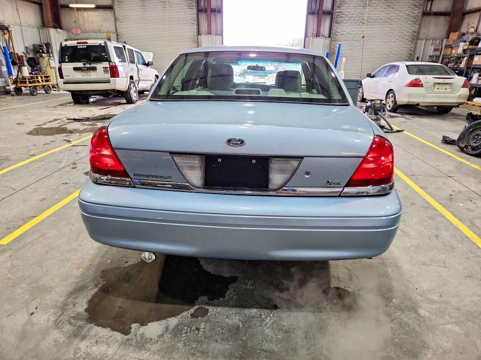 2011 Ford Crown Victoria lx