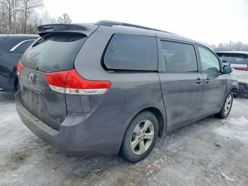 2011 Toyota Sienna le