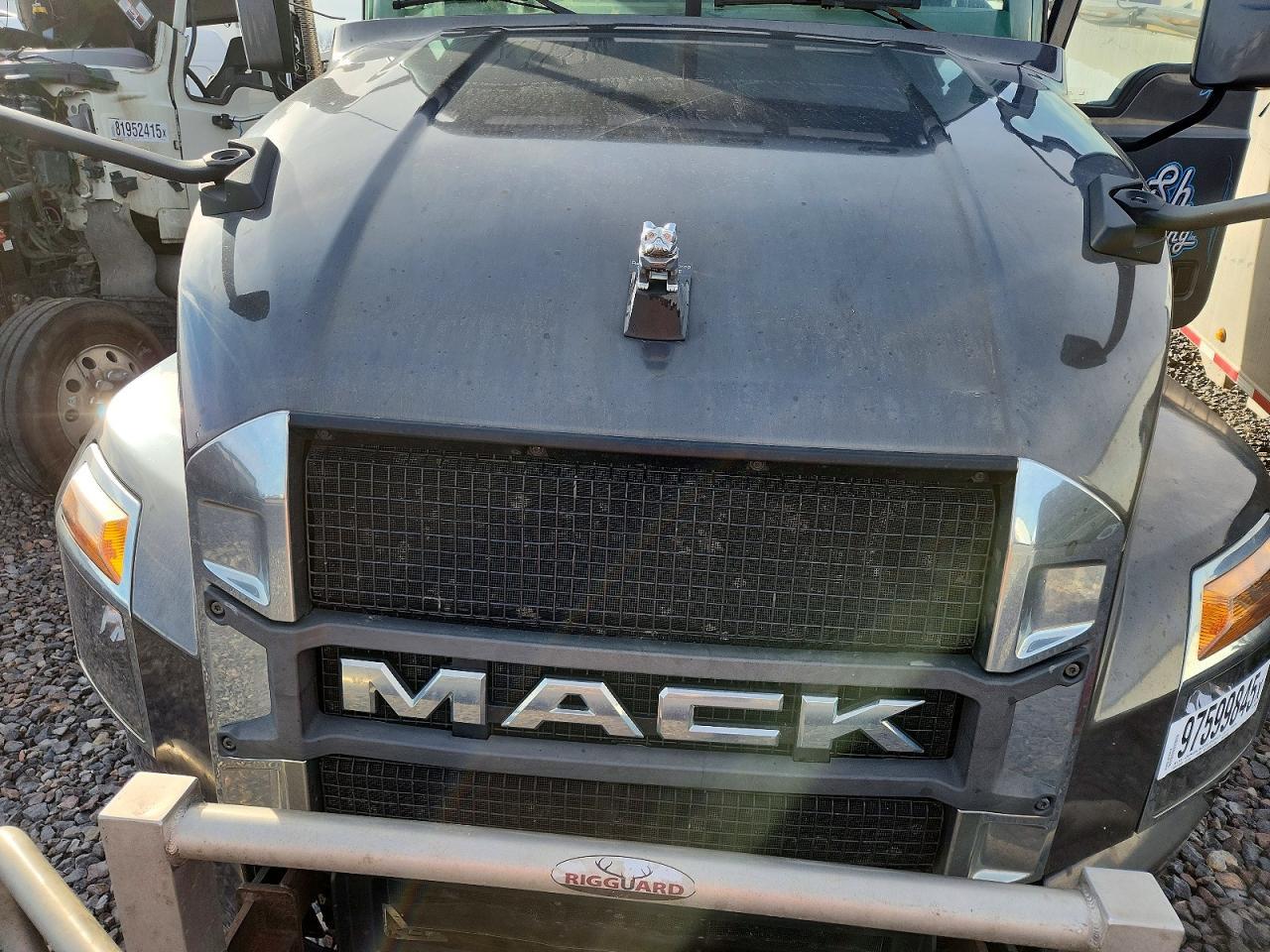 2020 Mack Anthem Semi Truck