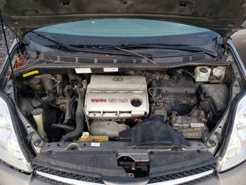 2005 Toyota Sienna xle