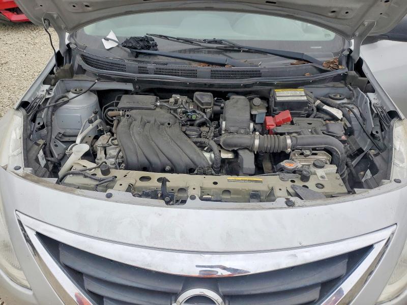 2015 Niss Versa 1.6 s Plus