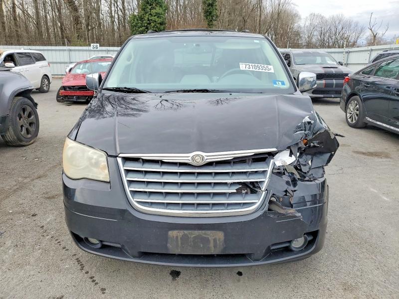 2010 Chrysler Town & Country Touring