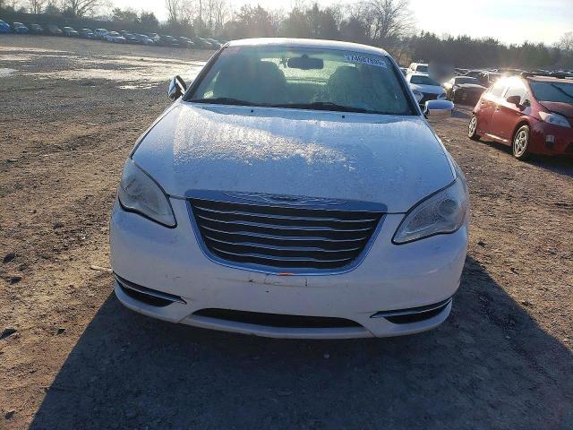 2013 Chrysler 200 Limited