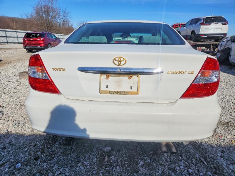2004 Toyota Camry le