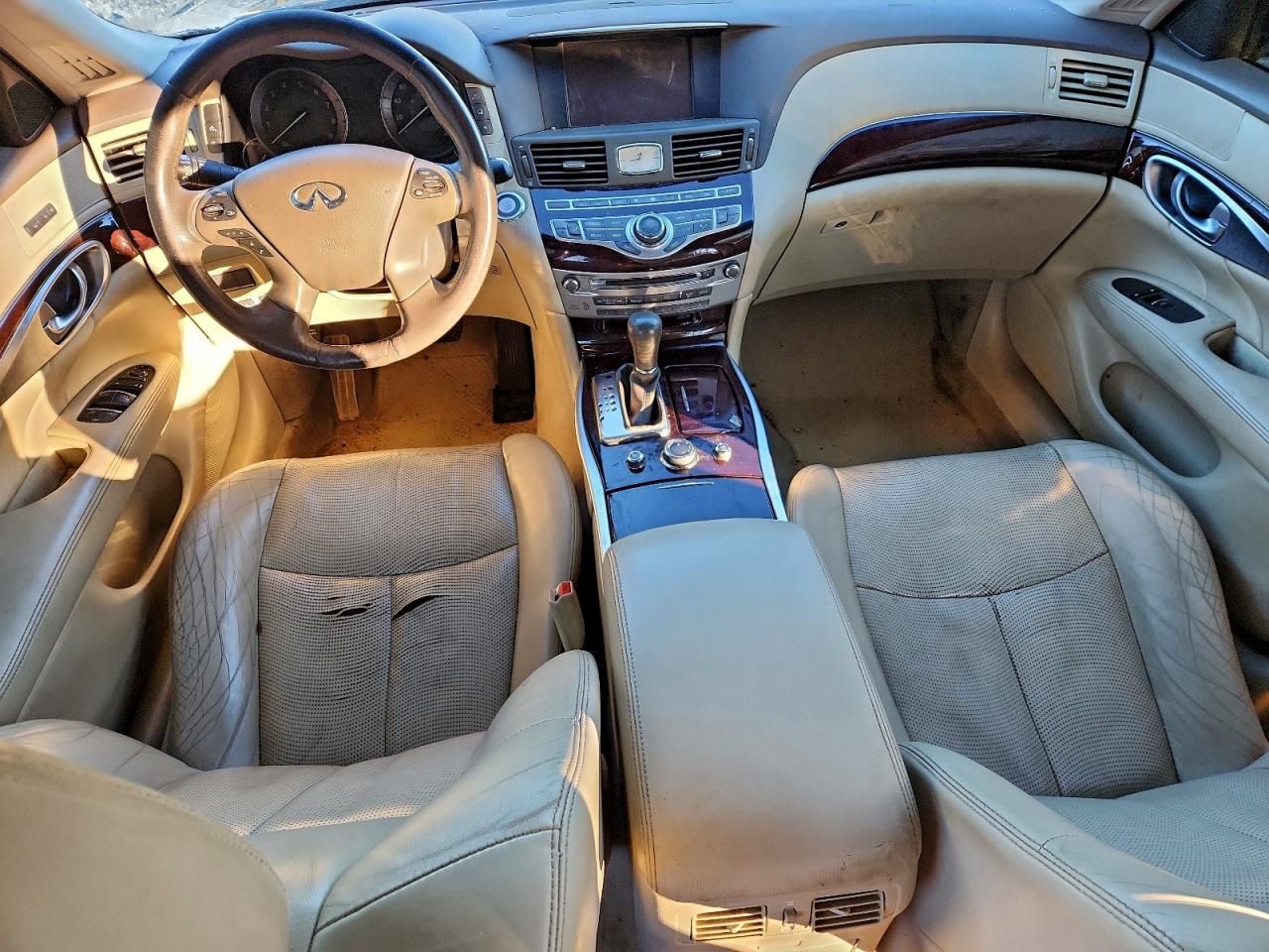 2015 Infiniti Q70 3.7