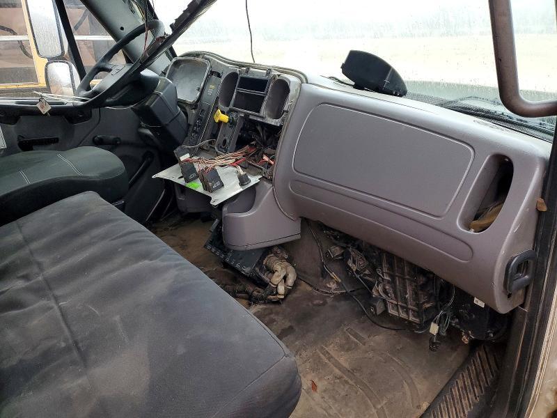 2010 Freightliner Business Class M2 Refuse Truck