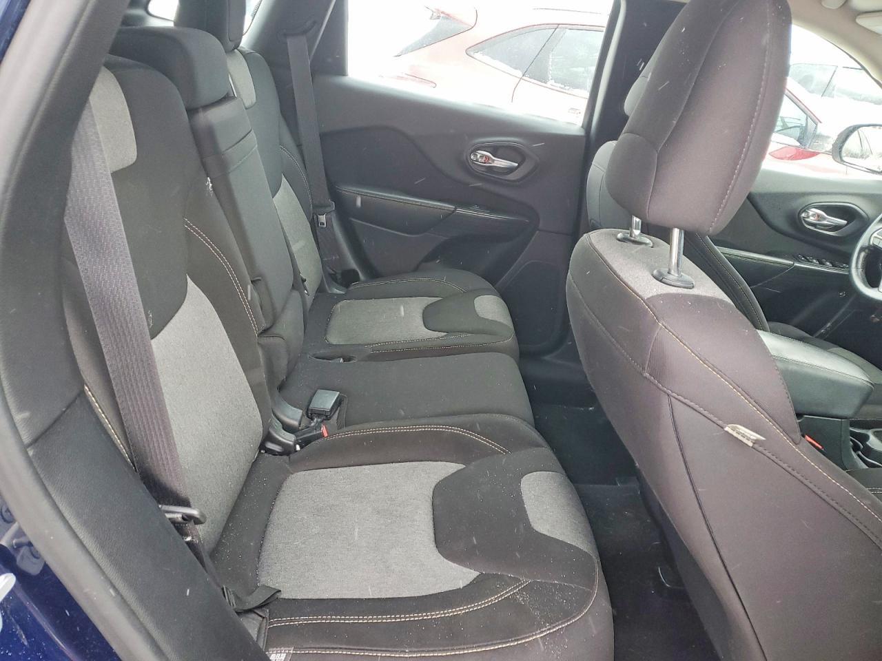 2015 Jeep Cherokee Sport