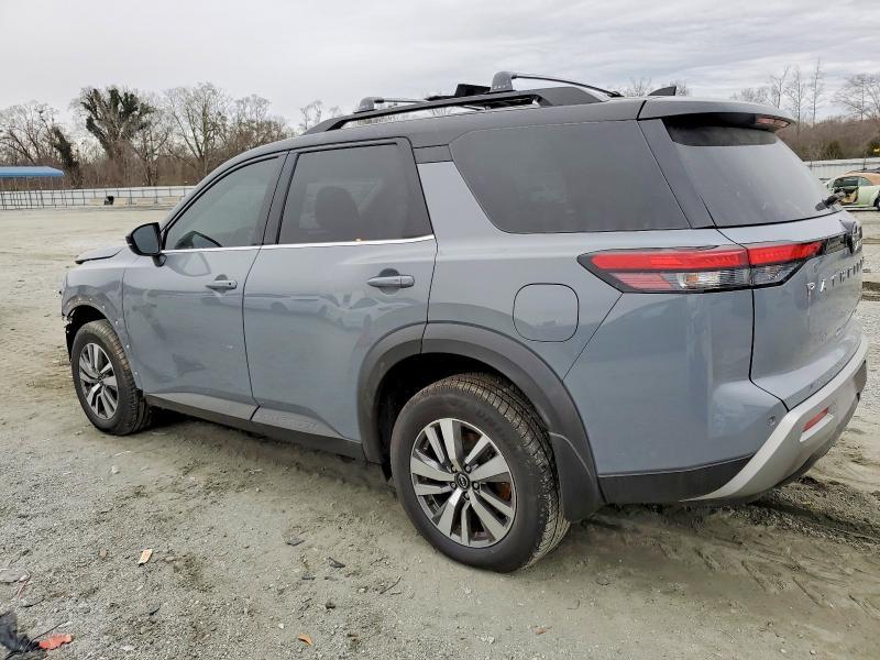 2023 Nissan Pathfinder sl