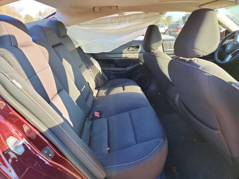 2023 Nissan Altima sv