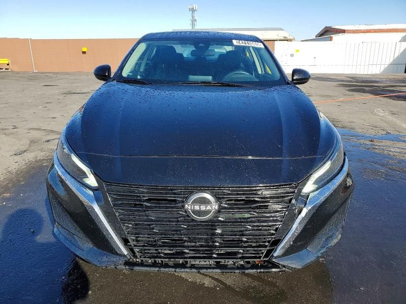 2023 Nissan Altima sv